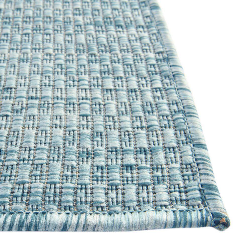 Aquamarine Easy-Care Synthetic 5' x 8' Outdoor Rug
