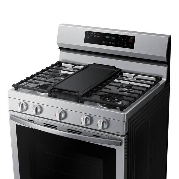 Samsung 6 Cu Ft Smart Wi Fi Enabled Convection Gas Range With No Preheat Airfry In Stainless Steel Nx60a6711ss The Home Depot