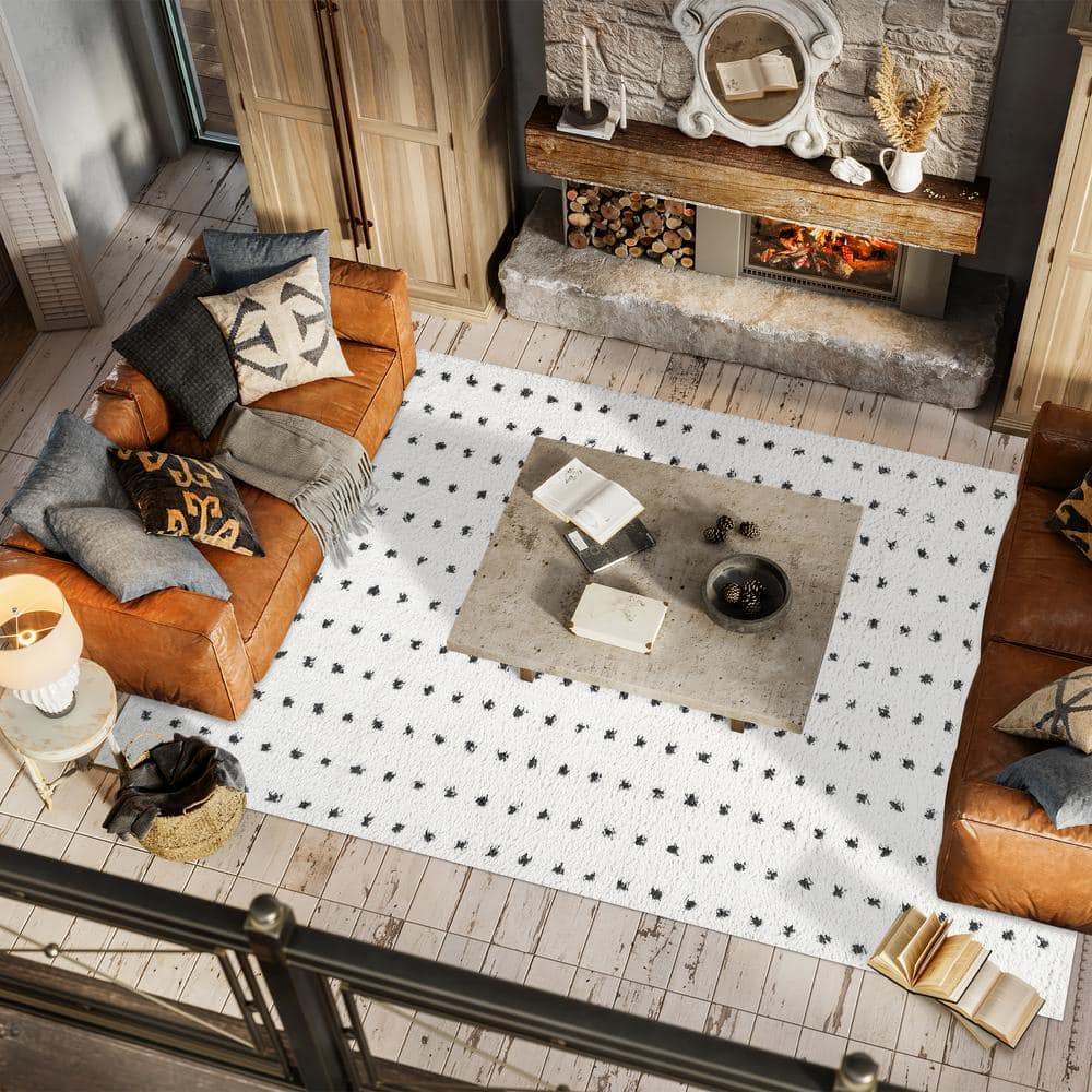 JONATHAN  Y Moroccan HYPE Pele Dot Shag 8 x 10 (ft) Loomed Polypropylene White/Black Rectangular Indoor Geometric Coastal Area rug