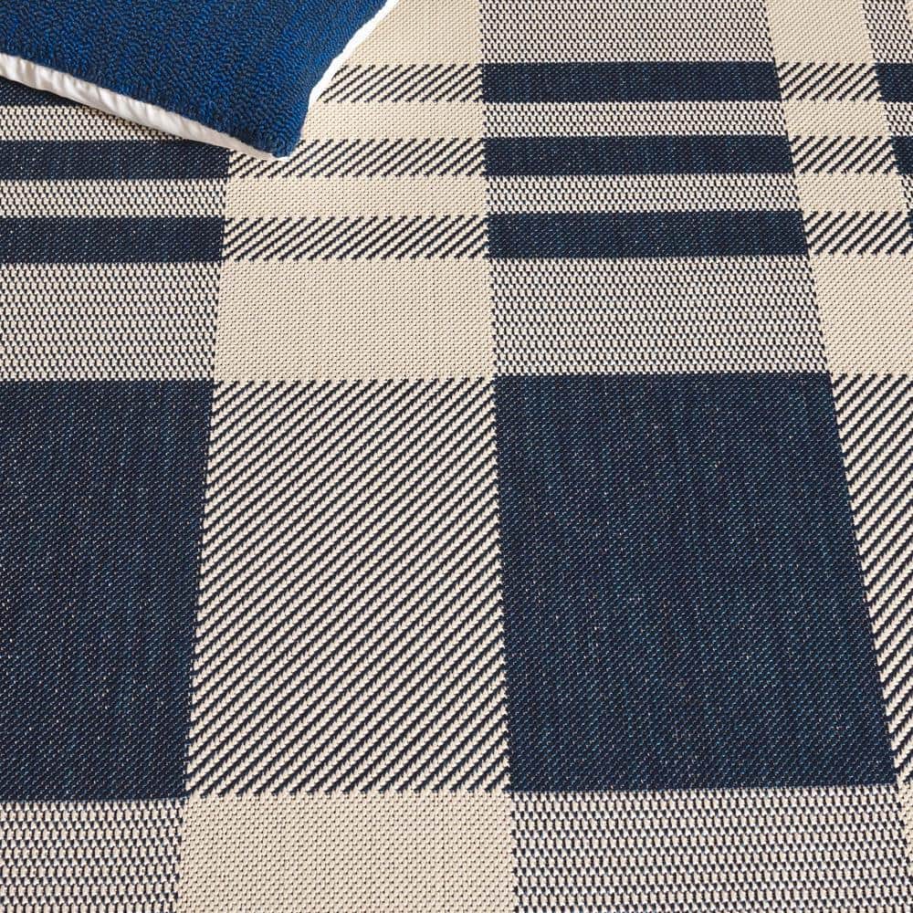 Navy and Beige Plaid Indoor/Outdoor Synthetic Area Rug