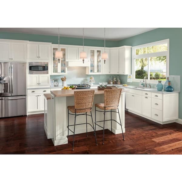 https://images.thdstatic.com/productImages/1d69e6ed-e22a-46ca-ba7d-e148f5bd45a6/svn/linen-american-woodmark-kitchen-cabinet-samples-95025-31_600.jpg