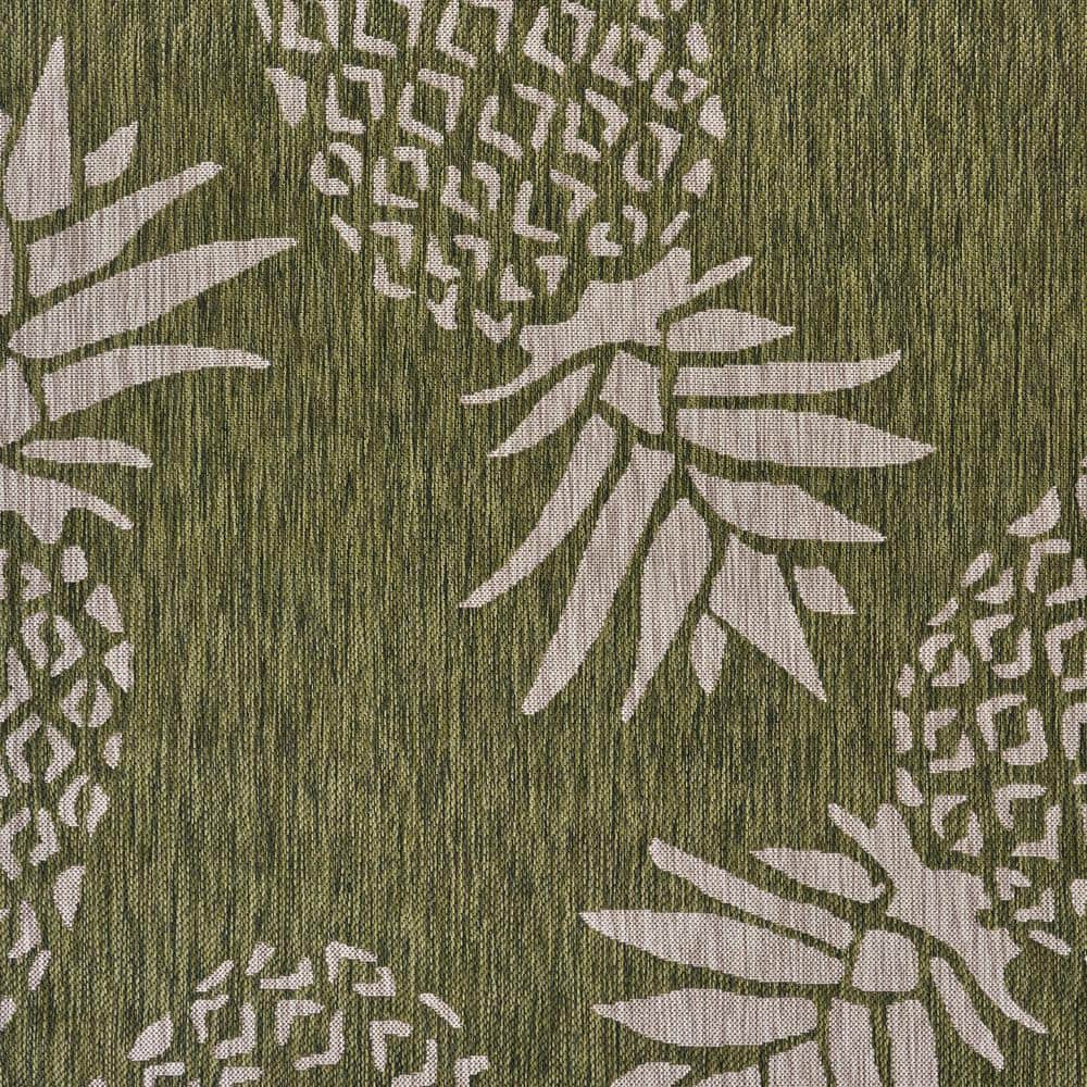 Green and Beige Pineapple Pattern Synthetic Indoor/Outdoor Rug