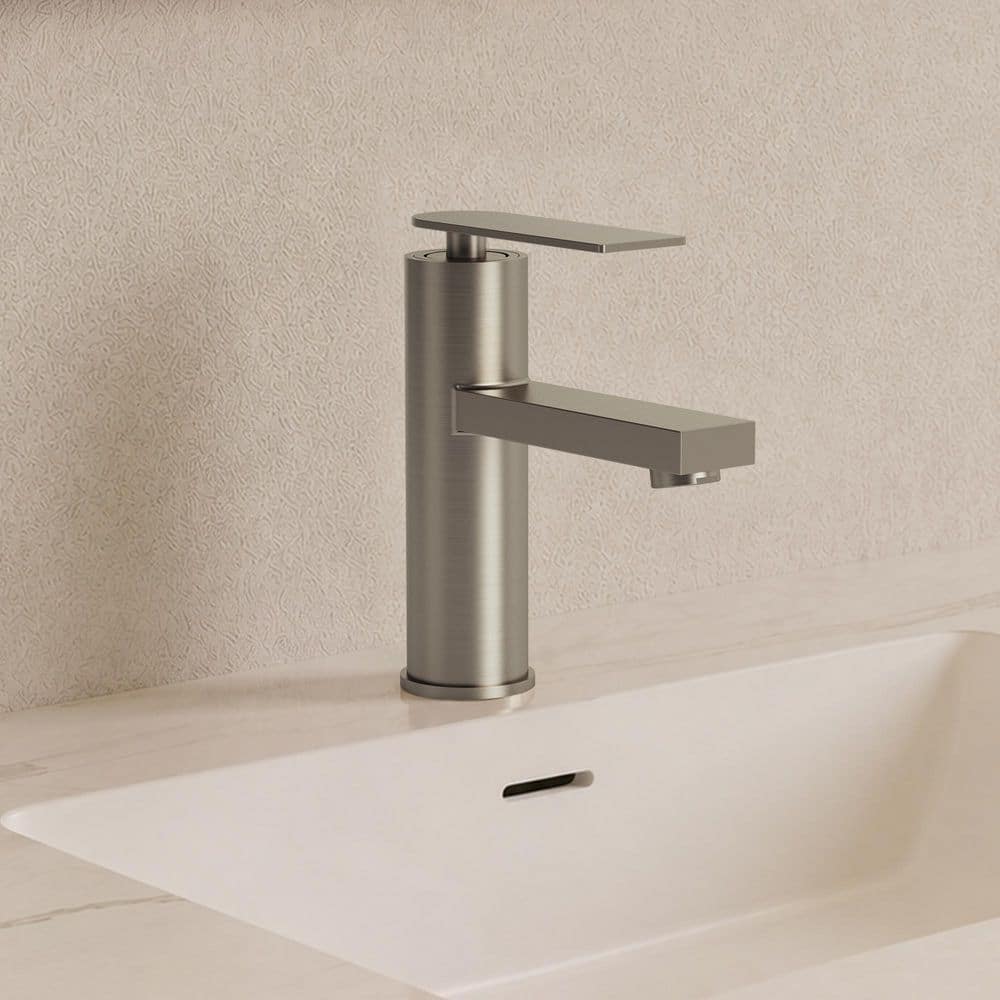 EVERSTEIN 7 in. Single-Hole Single-Handle Bathroom Sink Faucet for