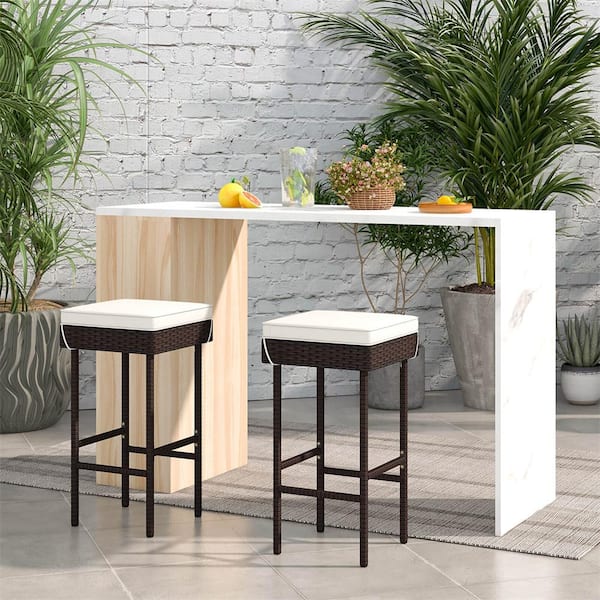 Metal Outdoor Bar Stools with Off White Cushion (set of 2)