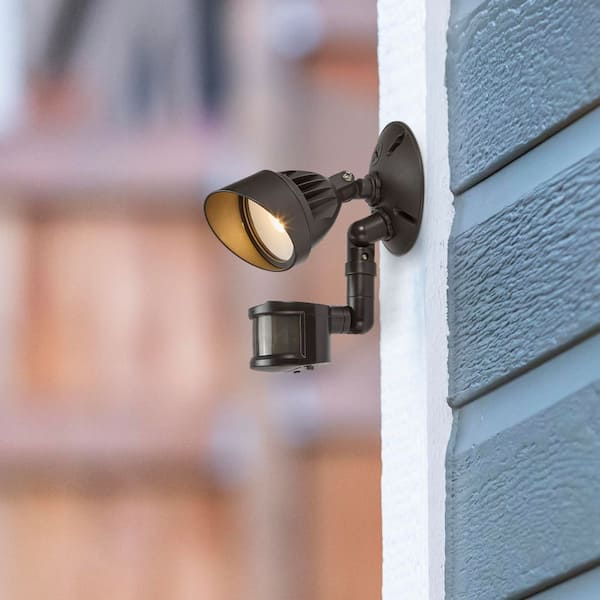 Maxxima 13-Watts 800 lumen Brown Outdoor Integrated LED Exterior