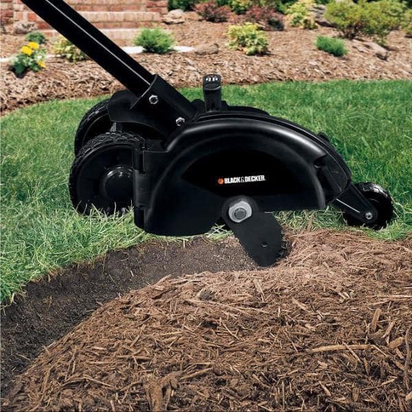 BLACK+DECKER 7.5 in. 12 Amp Corded Electric 2-in-1 Lawn Edger & Trencher  LE750 - The Home Depot