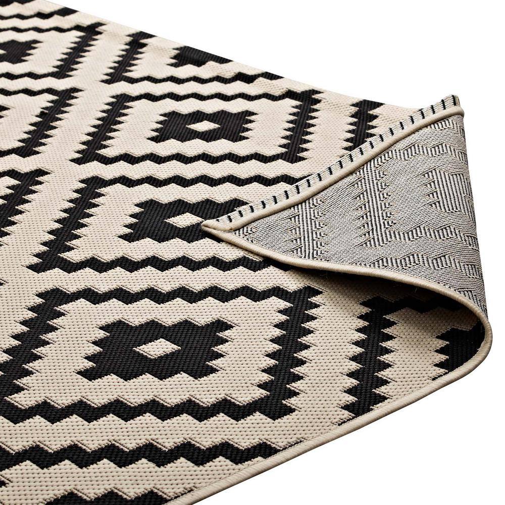 Black and Beige Geometric Diamond Trellis Indoor/Outdoor Area Rug