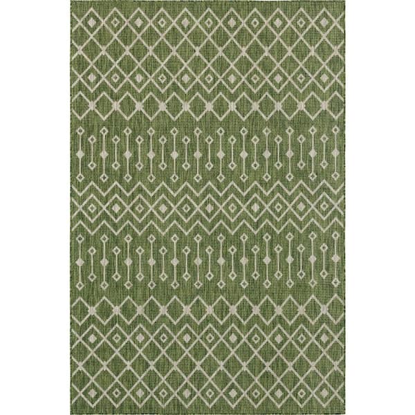 Unique Loom Green/Gray Tribal Trellis Outdoor 6 ft. x 9 ft. Area Rug