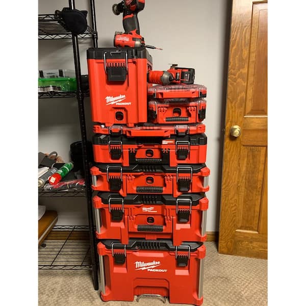 Milwaukee Coffre à outils compact Packout, 16-1/5 la x 10 p x 13 h,  Noir/Rouge