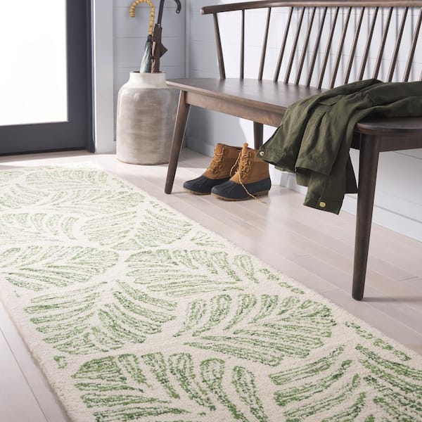 Martha Stewart 2 ft. x 8 ft. Ivory/Green Oversized Leaves Runner Rug