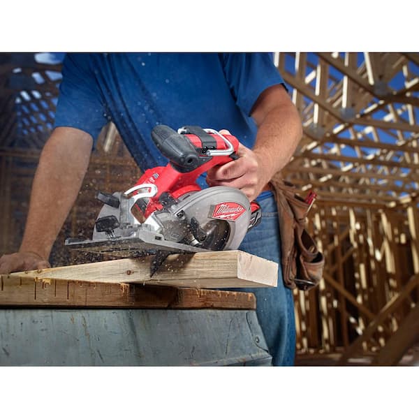 Milwaukee M18 FUEL 18V Lithium-Ion Brushless Cordless 6-1/2 in. Circular Saw  W/ M18 5.0 Ah Battery 2730-20-48-11-1850 The Home Depot