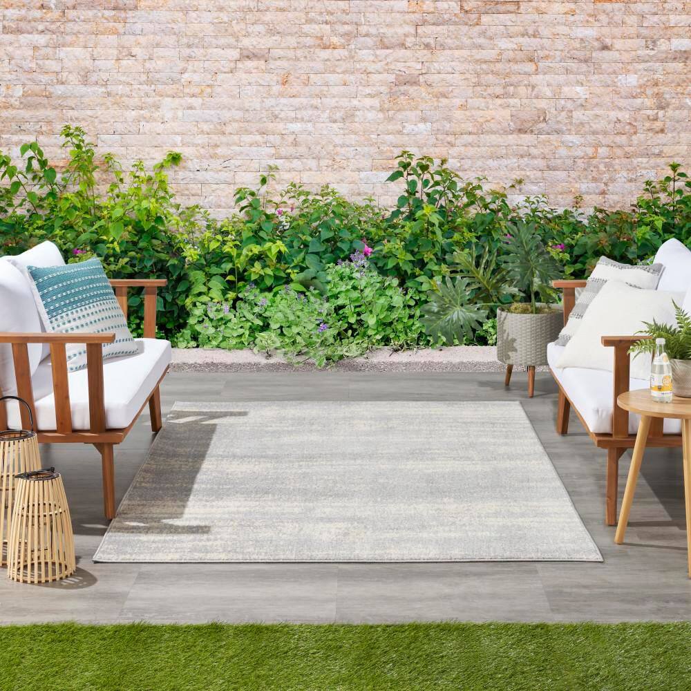 Essential Abstract Grey/Beige Synthetic 4' x 6' Outdoor Rug