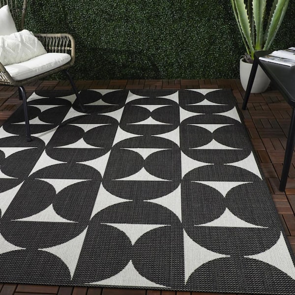 Camille Charcoal 7 ft. 10 in. x 10 ft. Geometric Indoor/Outdoor Area Rug