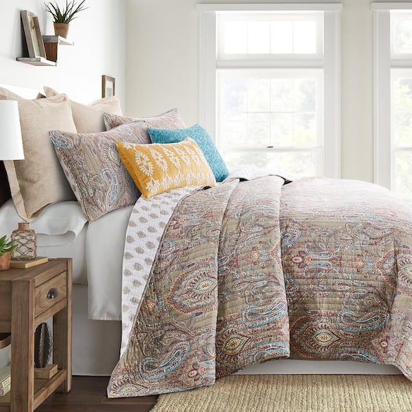 LEVTEX HOME Presidio 3-Piece Multicolored Brown Red Taupe Teal Paisley Cotton Full/Queen Quilt Set