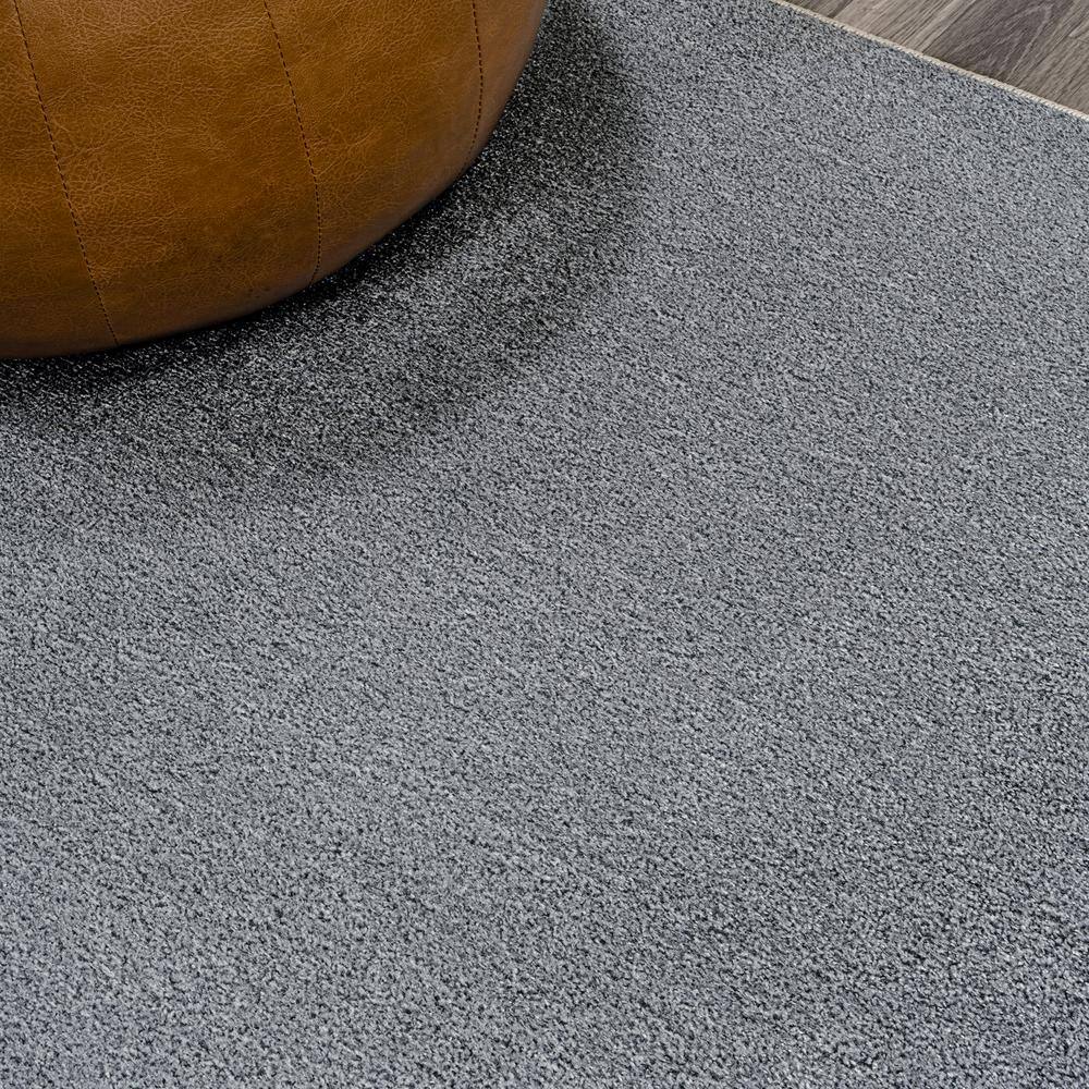 Gray 3' x 5' Solid Synthetic Machine-Washable Area Rug