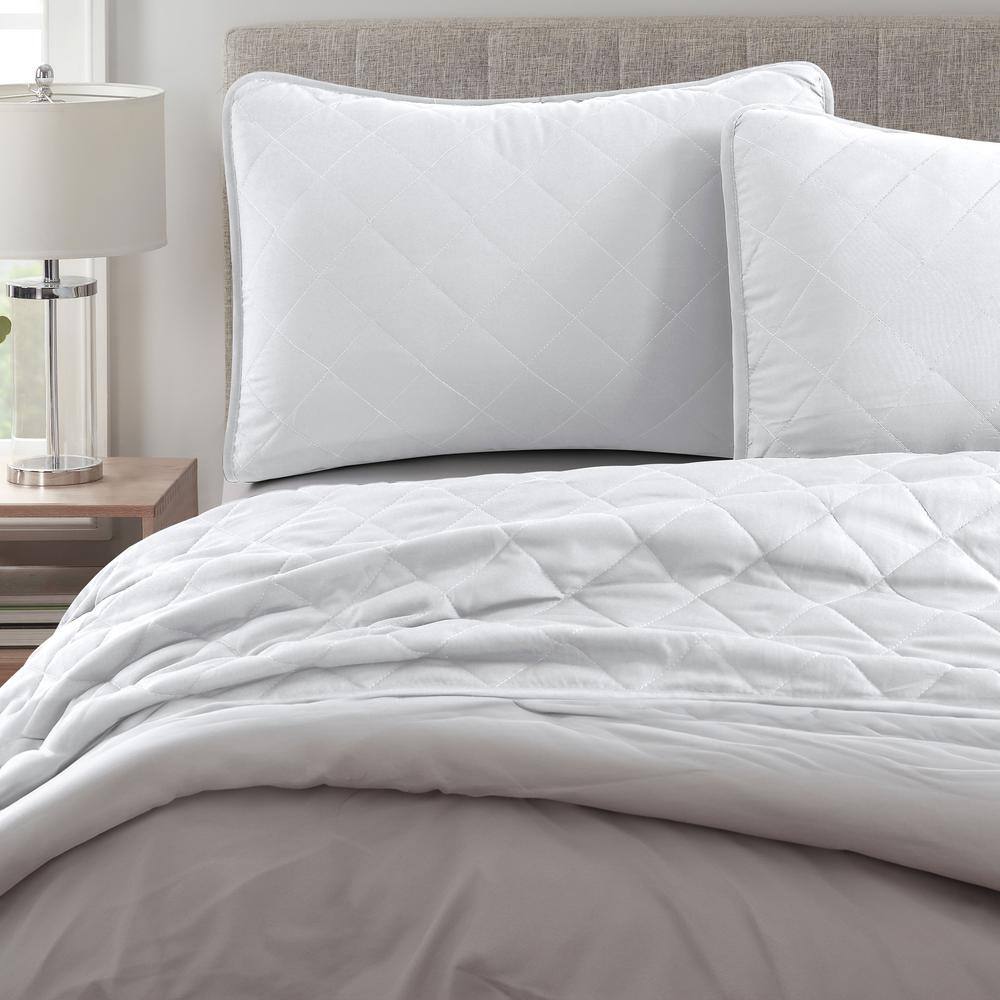 White Twin Microfiber Reversible Quilt Set with Shams