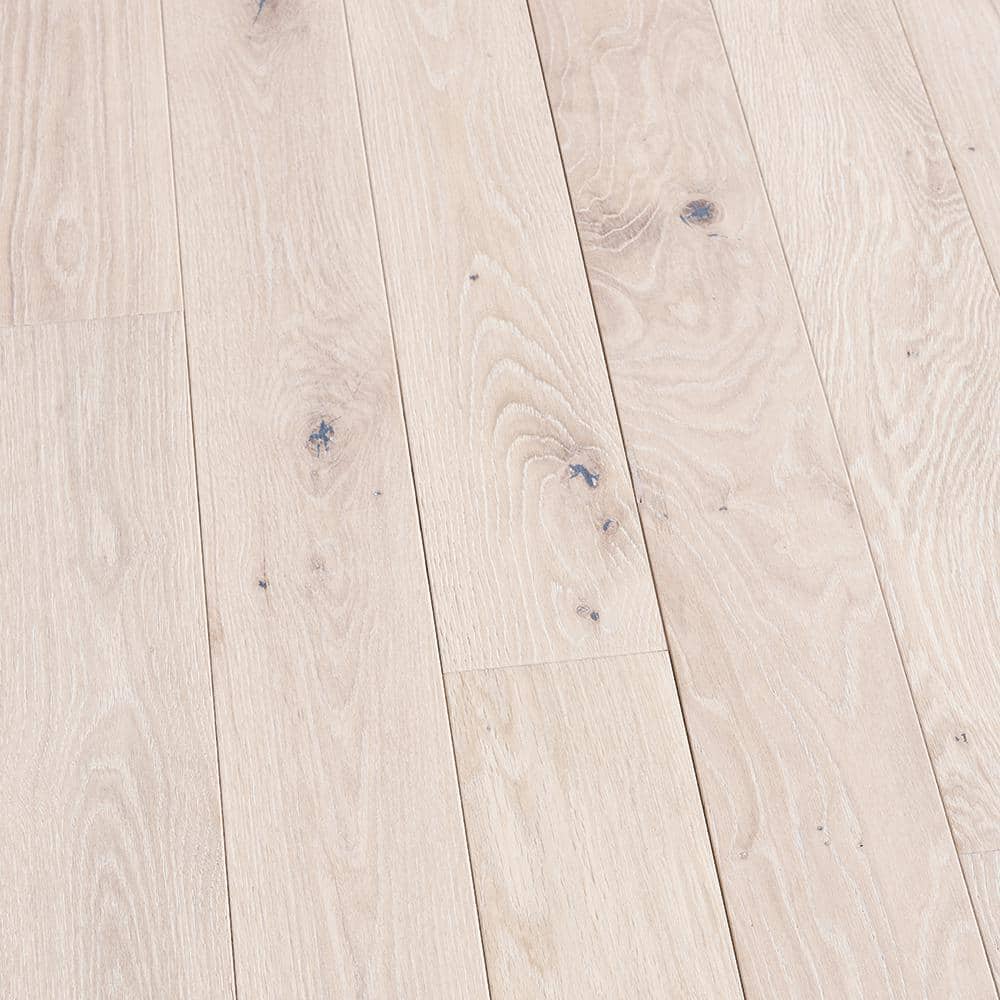 Malibu Wide Plank French Oak Doran 3/4 in. Thick x 5 in. Wide x Varying  Length Solid Hardwood Flooring (22.60 sq. ft./case) HDMCSS839SF