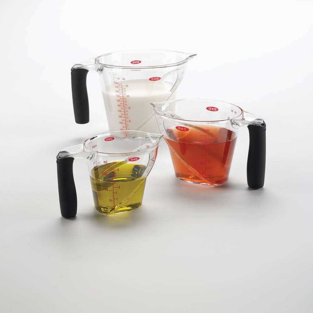 Clear Plastic Angled Measuring Cup Set with Black Handles