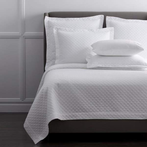 The Company Store Legends Hotel Norfolk White Geometric 300-Thread Count Cotton Blend King Coverlet