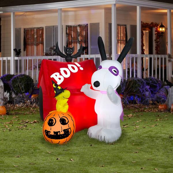 Gemmy 6 Ft H Halloween Airblown Snoopy Dog House Halloween Inflatable x The Home Depot