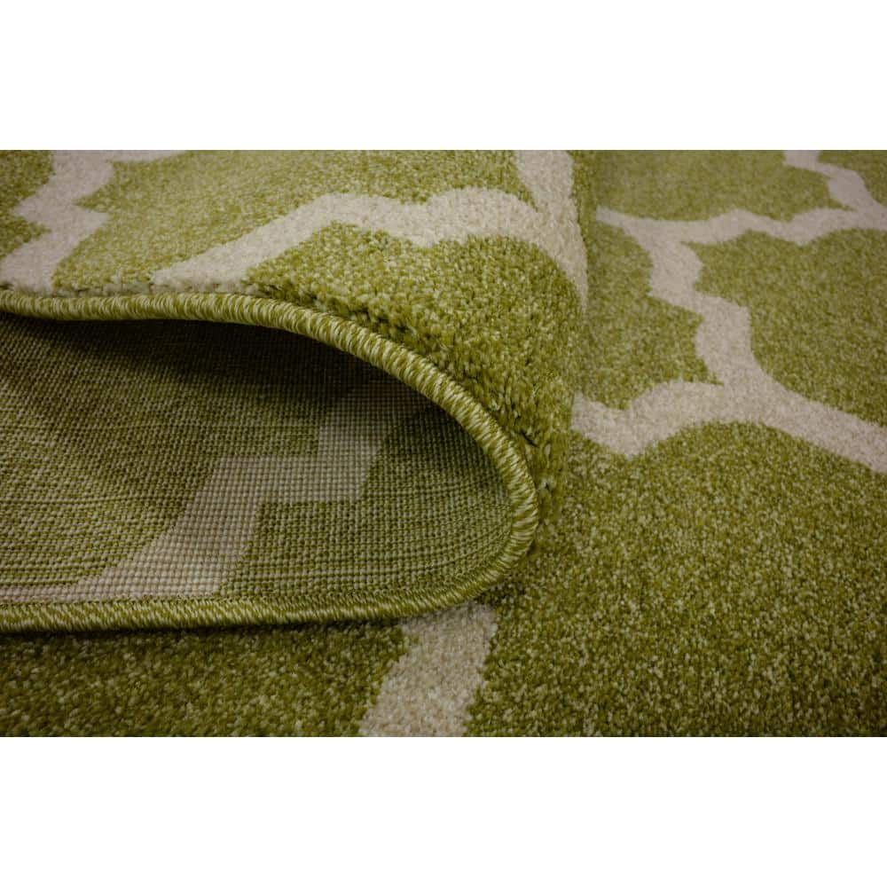 Light Green Trellis 5'x8' Easy-Care Synthetic Area Rug