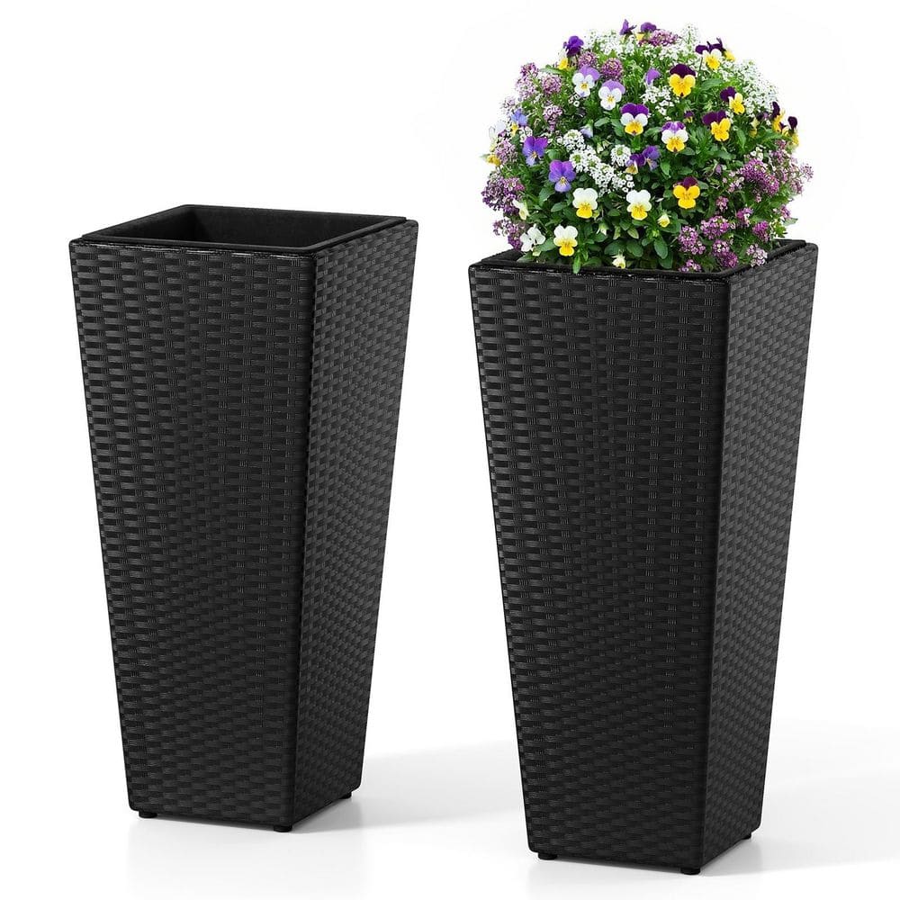 Liviza Set of 2 Plastic Planters with Detachable Plastic Liners
