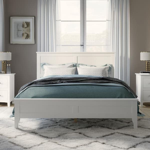Boosicavelly White Wood Frame Queen Size Platform Bed