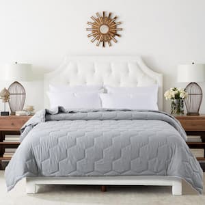 Honeycomb Color Contrast Stitched Gray/Bright White Microfber Full/Queen Blanket