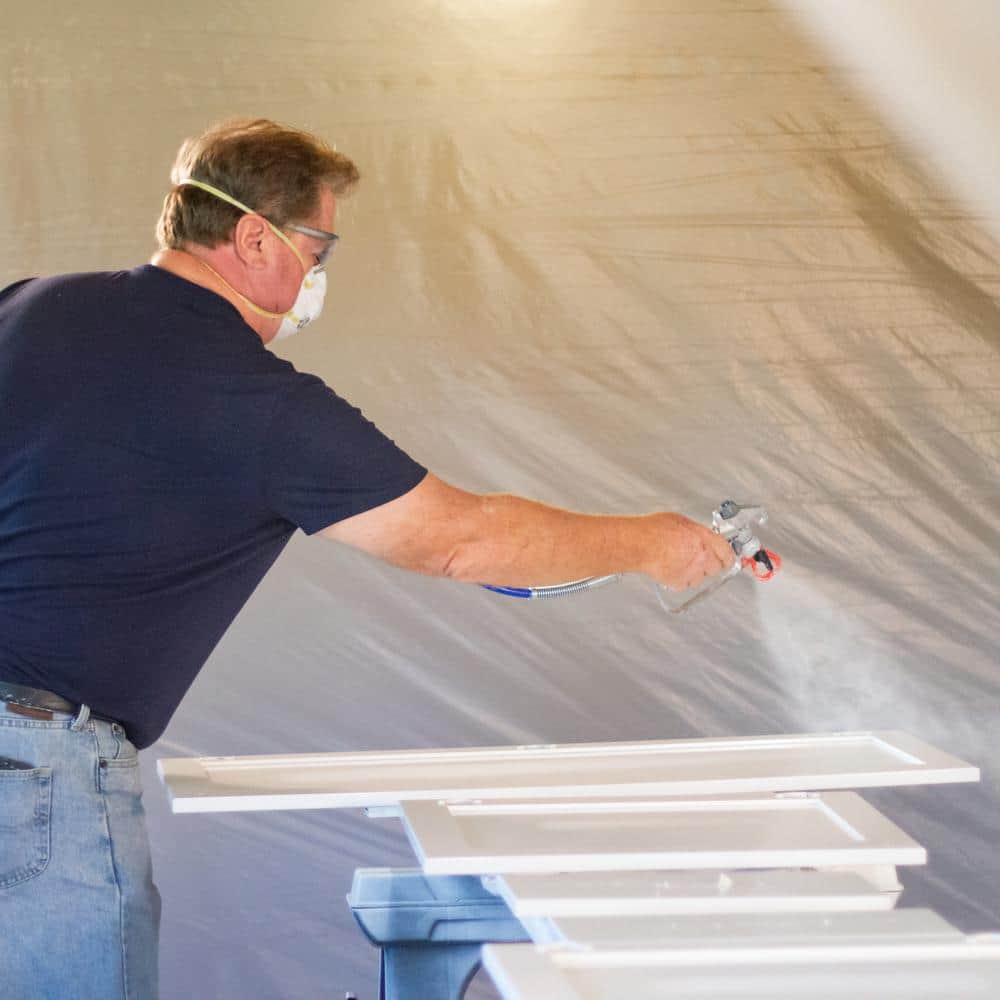 https://images.thdstatic.com/productImages/1e831bfd-ed5d-4916-9c6c-e76e972fdbbf/svn/graco-airless-paint-sprayers-262805-fa_1000.jpg