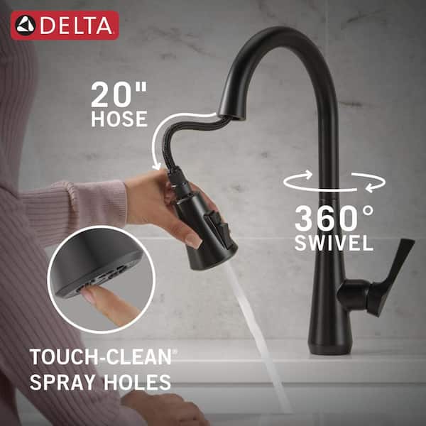 Delta Banks Single-Handle Pull-Down Sprayer Kitchen Faucet with