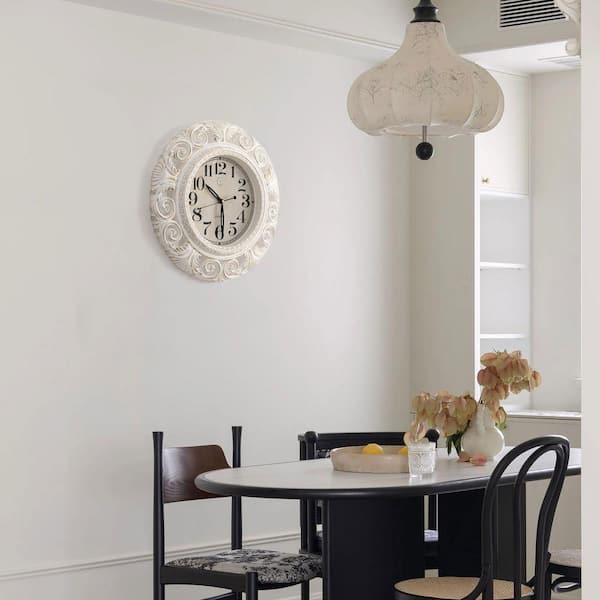 CLOCKSWISE Clockswise 16 in. Classic Round Decorative Hanging Wall