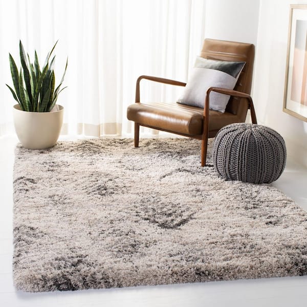 Iceland Shag 9 ft. x 12 ft. Cream/Gray Distressed Chevron Area Rug
