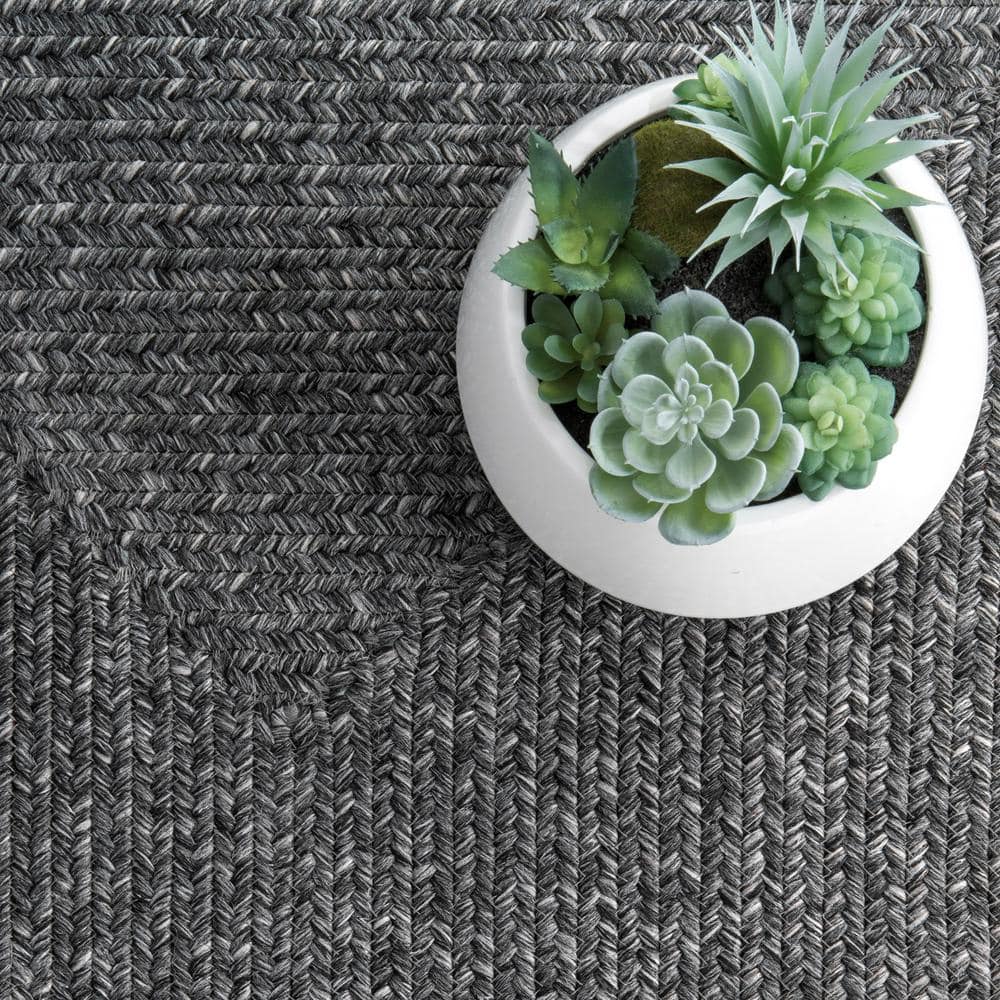 Charcoal Oval 3' x 5' Braided Synthetic Indoor/Outdoor Rug