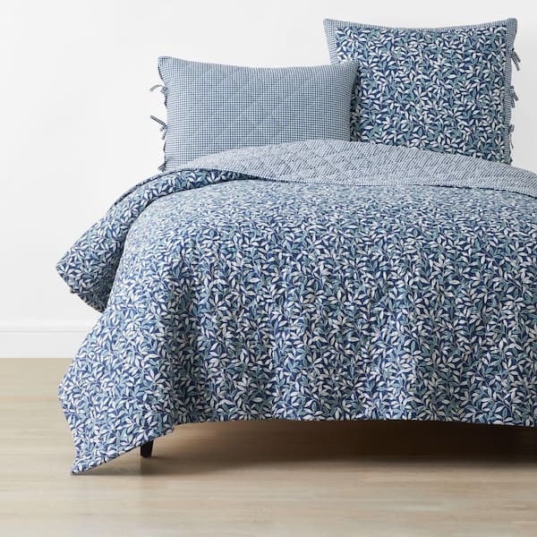 Company Cotton Julienne Leaf Reversible Navy King/California King Cotton Quilt