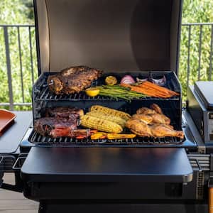 Ironwood Wi-Fi Pellet Grill and Smoker in Black