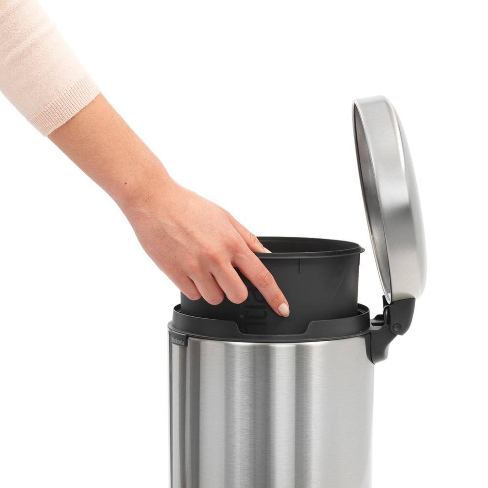 Matt Steel Fingerprint Proof Round Pedal Trash Can, 5 Liter