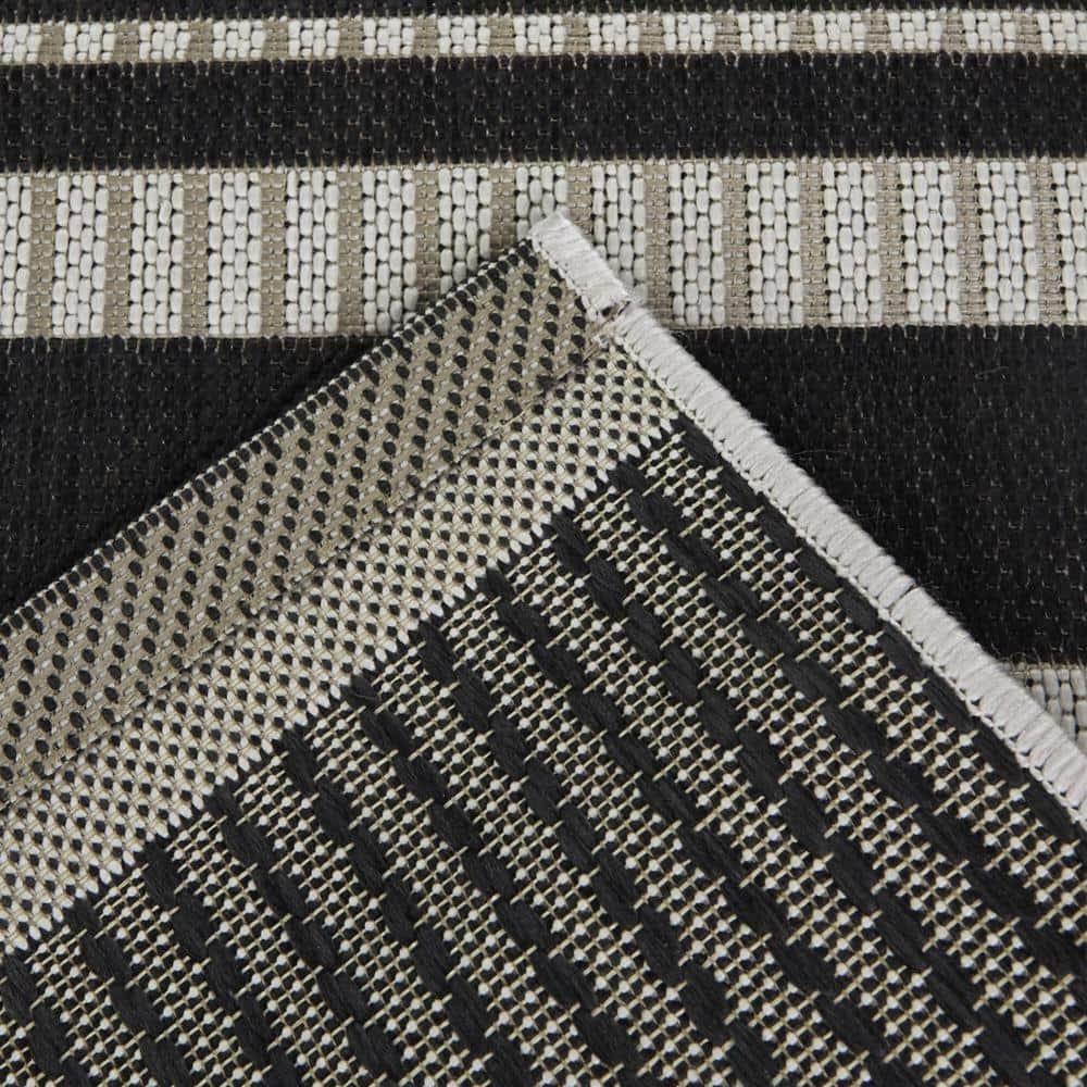 Charcoal and Beige Geometric Synthetic Indoor/Outdoor Rug 5'3" x 7'