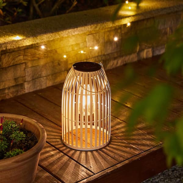 https://images.thdstatic.com/productImages/1ef65afc-a579-4f7a-a0c9-fda1e4eef7b0/svn/whites-glitzhome-outdoor-lanterns-2023300020-d4_600.jpg