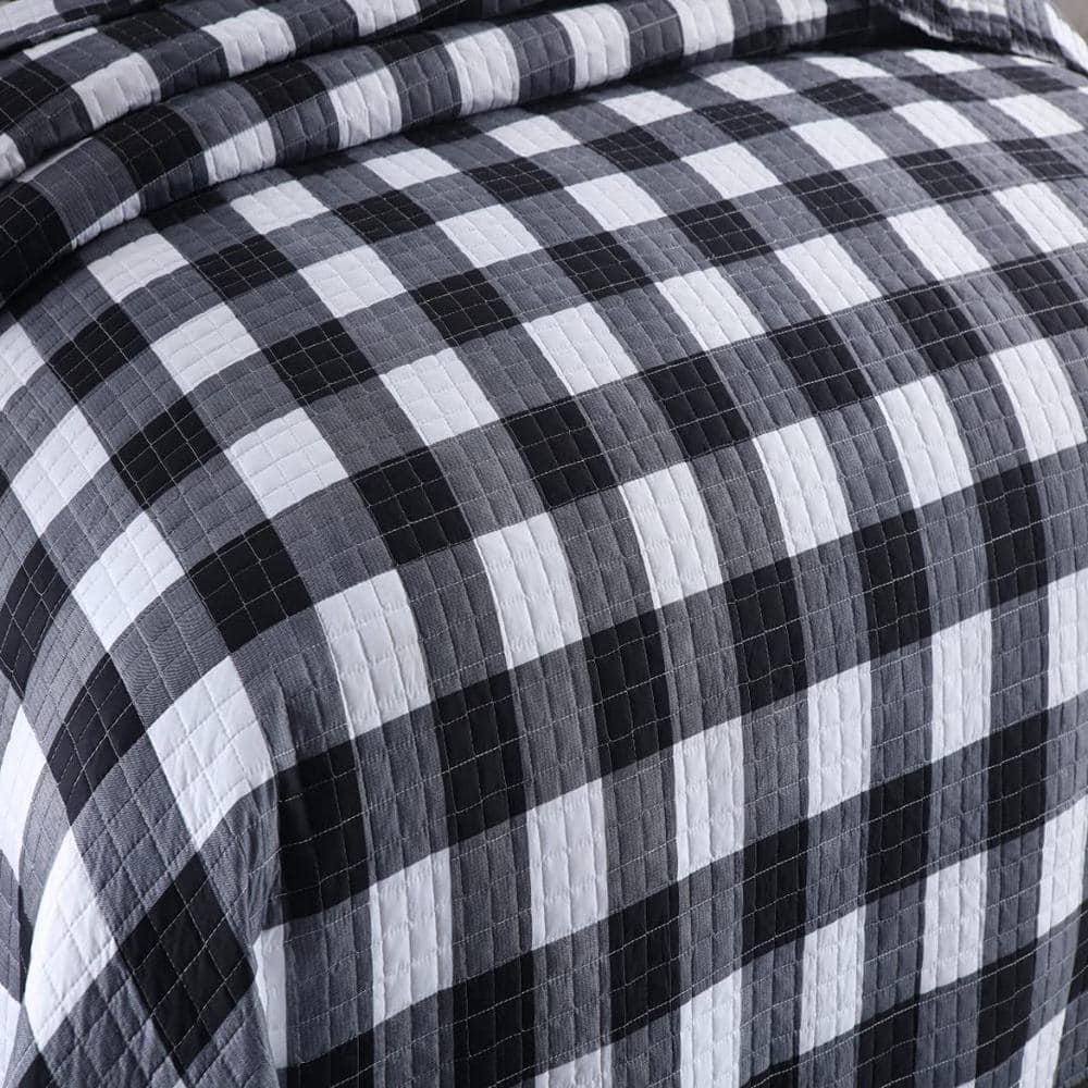 King Black and White Plaid Reversible Quilt Set