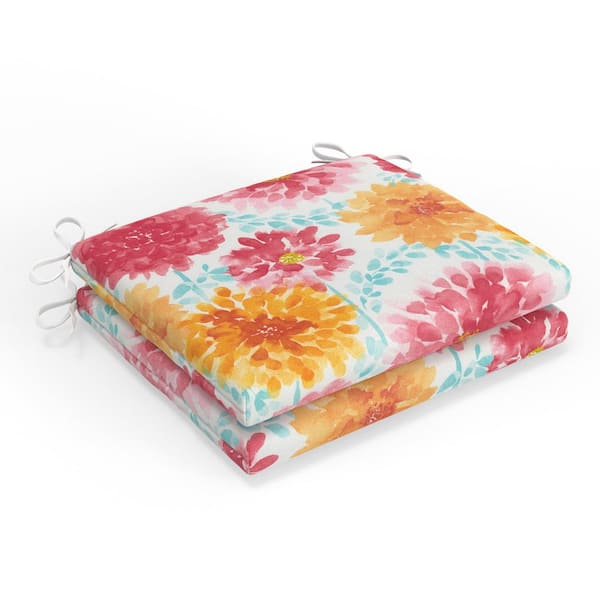Pillow Perfect Bright Floral 18.5 in W x 3 in H Square Outdoor Chair Seat Pad with Ties 2-Count in Pink Gardenia Bloom