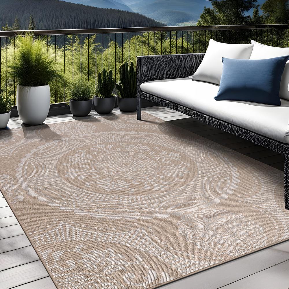 Beige and White Medallion Synthetic Indoor/Outdoor Rug 8' x 10'