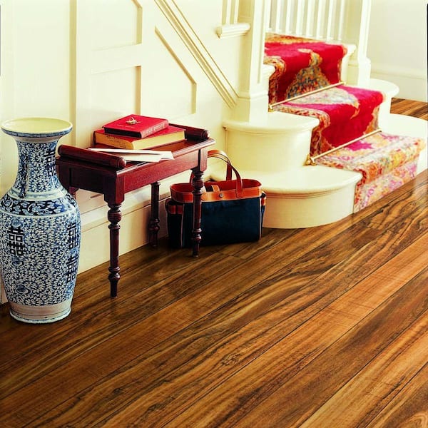 Pergo XP Hawaiian Curly Koa 10 mm T x 4.87 in. W x 47.87 in. L