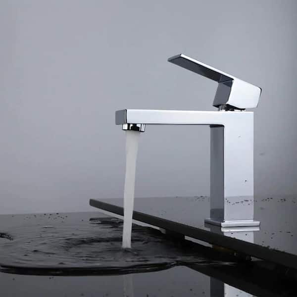 Single-Handle Single-Hole Bathroom Faucet in Chrome
