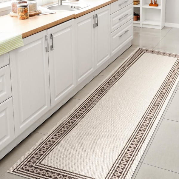 JONATHAN Y Lucia Classic Diamond Border Cream/Black 2 ft. x 8 ft. Indoor/Outdoor Area Rug
