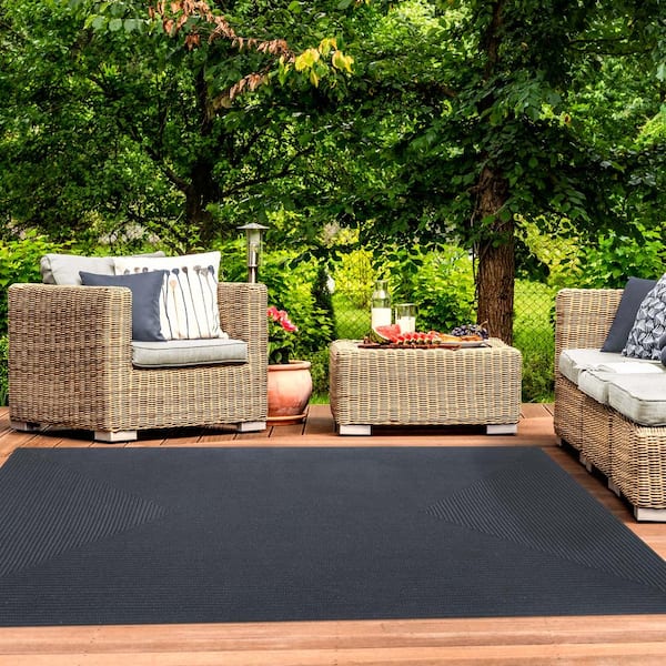 Braided Black 8 ft. x 10 ft. Solid Indoor/Outdoor Area Rug