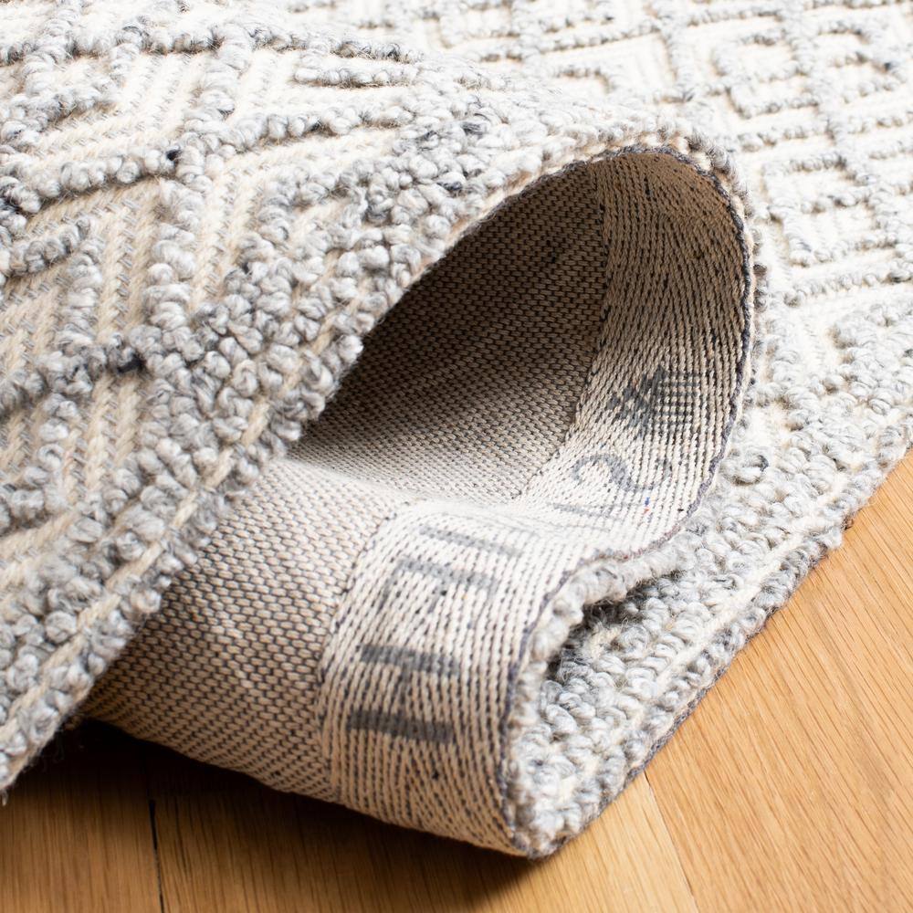 Handmade Gray Tufted Wool and Viscose 4' x 6' Rug