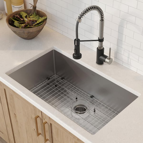 https://images.thdstatic.com/productImages/1f5e69c9-b4d4-47b0-ba1d-54c1562eb9a8/svn/stainless-steel-matte-black-kraus-undermount-kitchen-sinks-khu100-32-1610-53ssmb-e1_600.jpg