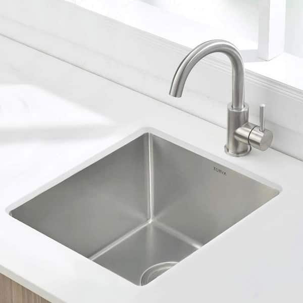 https://images.thdstatic.com/productImages/1f77fb87-6090-4090-b26d-a1e3e18e9ba2/svn/silver-undermount-kitchen-sinks-bathtubyy06trd-31_600.jpg