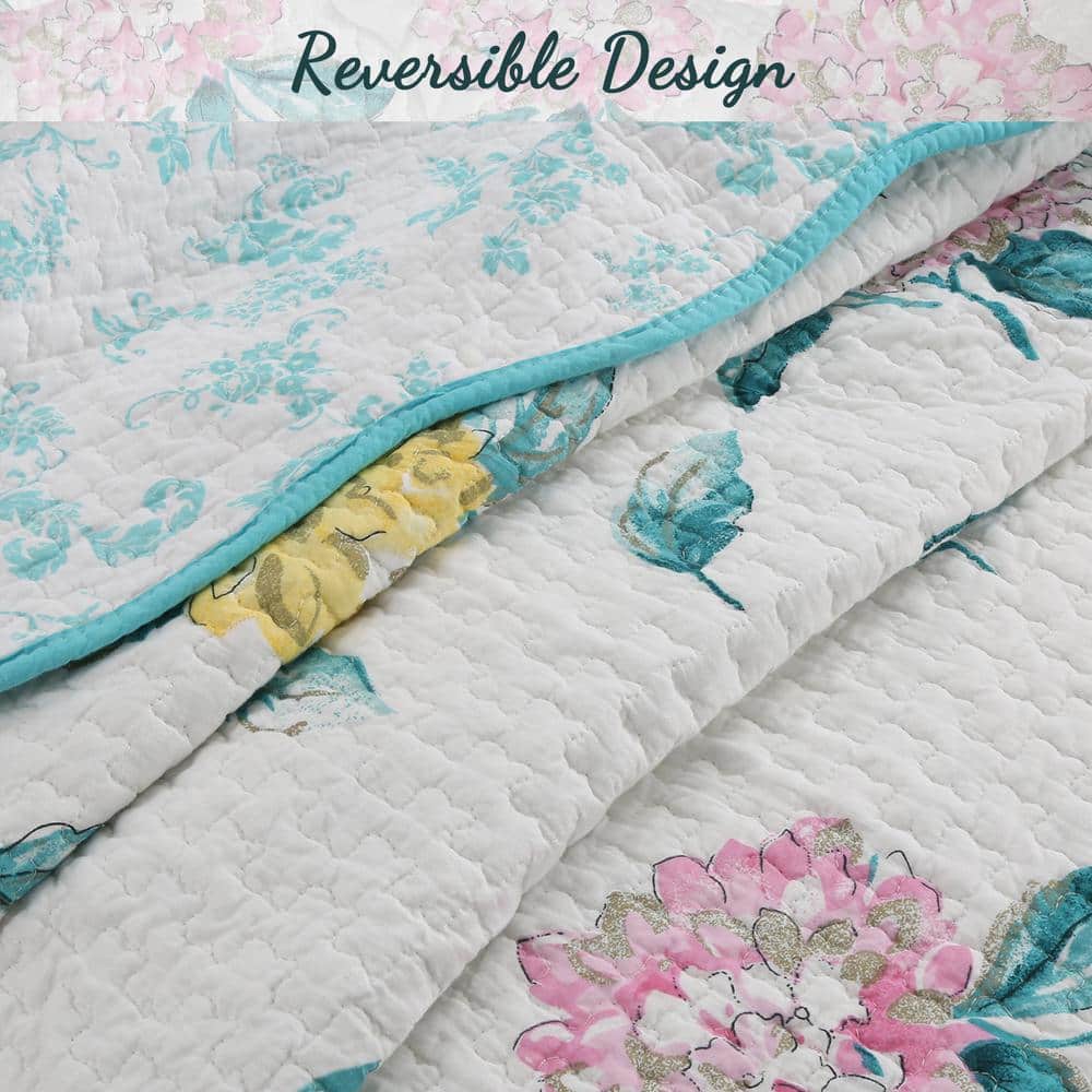 White Floral Cotton Queen Reversible Quilt Set