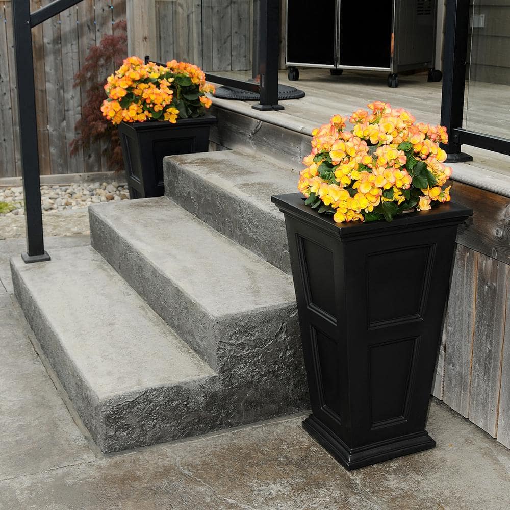 Fairfield Black Polyethylene Tall Self-Watering Planter Set